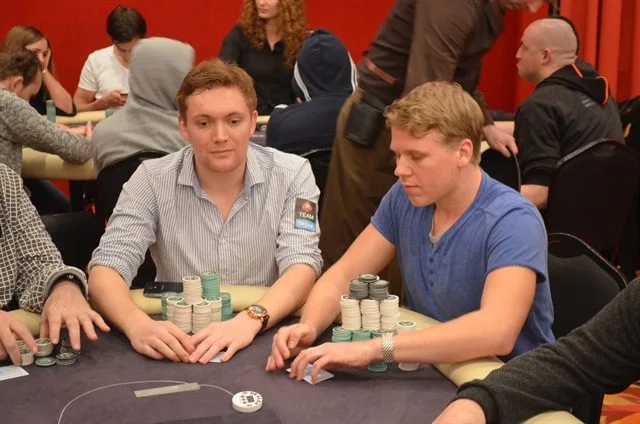 -Stra en -Stra | 2014/01 - Utrecht Poker Series - €770 NLHE FO Main Event 